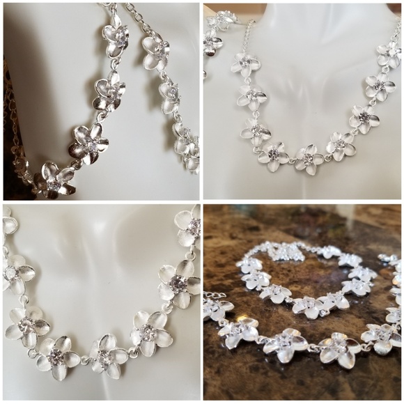 Genuine White Topaz Sterling Silver Flower set - Picture 3 of 6